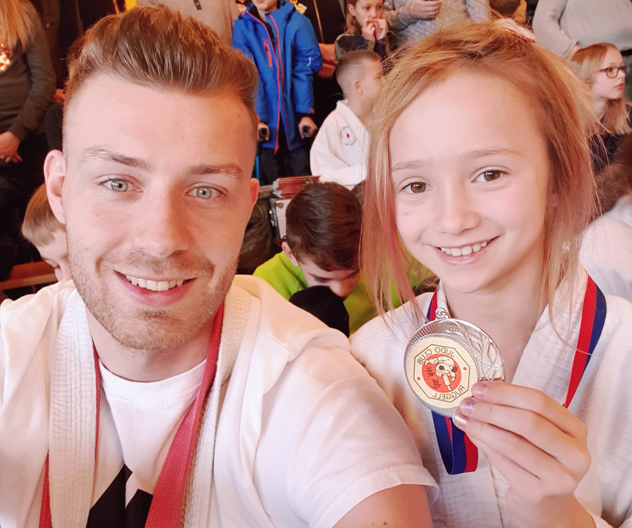 Valeria mit Trainer.jpg
