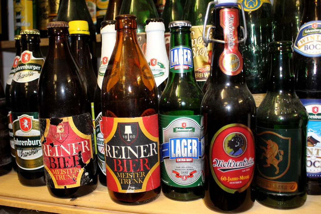 Seibl Hans BIER SAMMLUNG D Ausstellung GARAGE Februar 2019 _17_.JPG