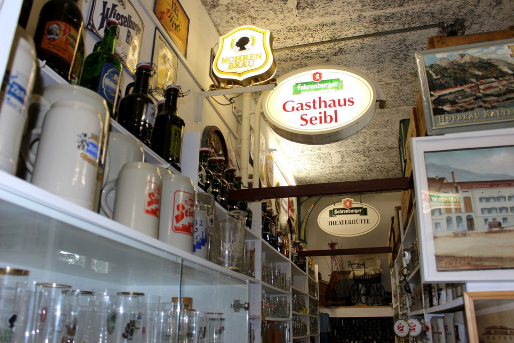 Seibl Hans BIER SAMMLUNG D Ausstellung GARAGE Februar 2019 _3_.JPG