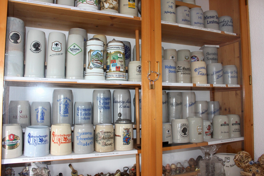 Seibl Hans BIER SAMMLUNG D Ausstellung GARAGE Februar 2019 _11_.JPG