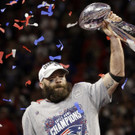 Patriots_Rams_Super_Bowl_Football_74172.jpg