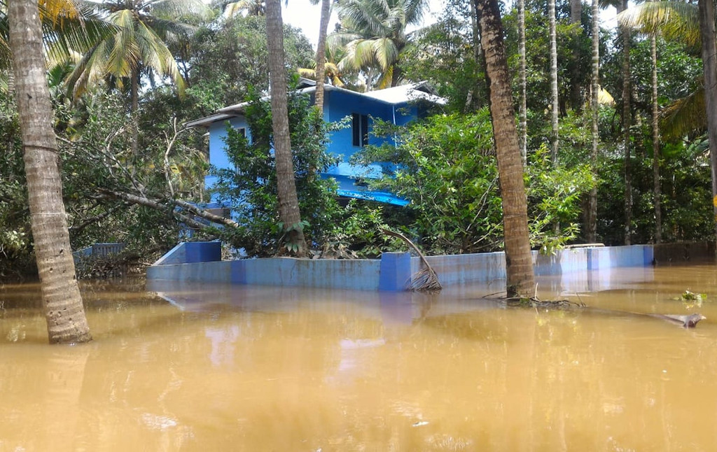 Hochwasser1i Wasser.jpg