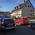 Mutter mit Messer bedroht