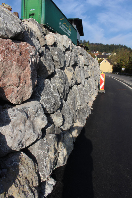 07 IMG_9339 Geschlossene Radwegluecke Felsenau.JPG