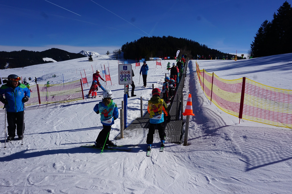 Besucher auf Lift.JPG