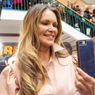 Autogrammstunde Elle Macpherson - Lugner City - 27_02_2019 _12 von 30_.jpg