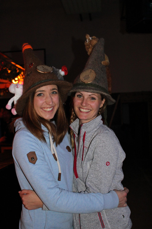 IMG_4428_4467 Carina und Laura.JPG