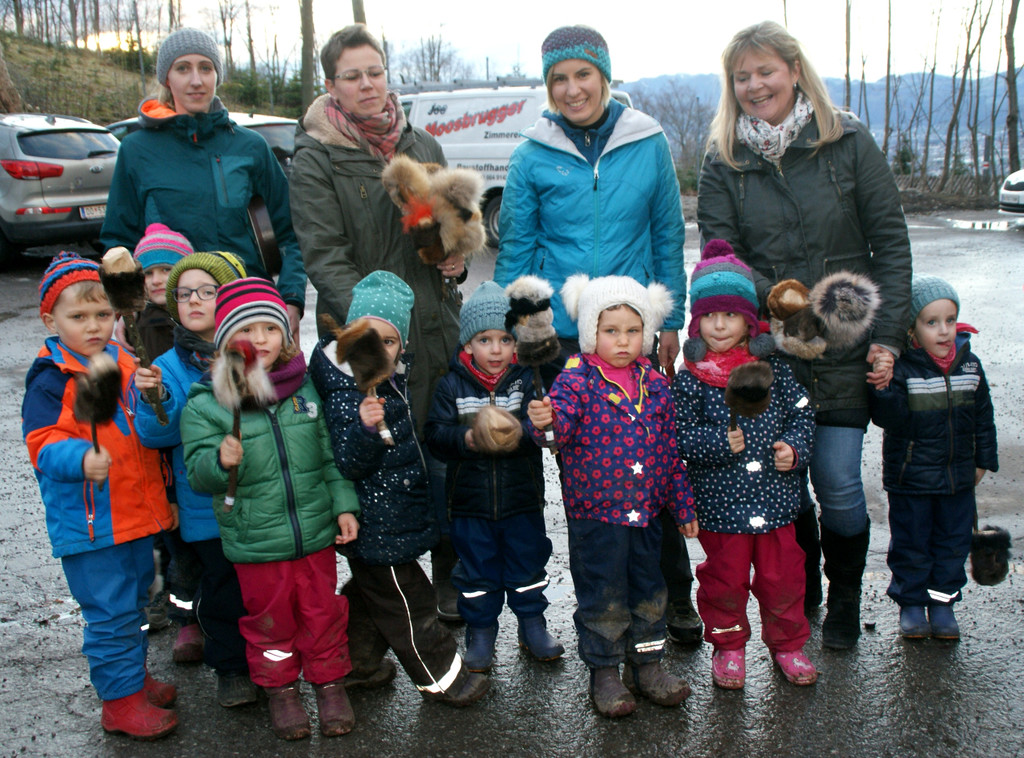 A Die R__tner Kinderg__rtler mit ihren Trommeln.JPG