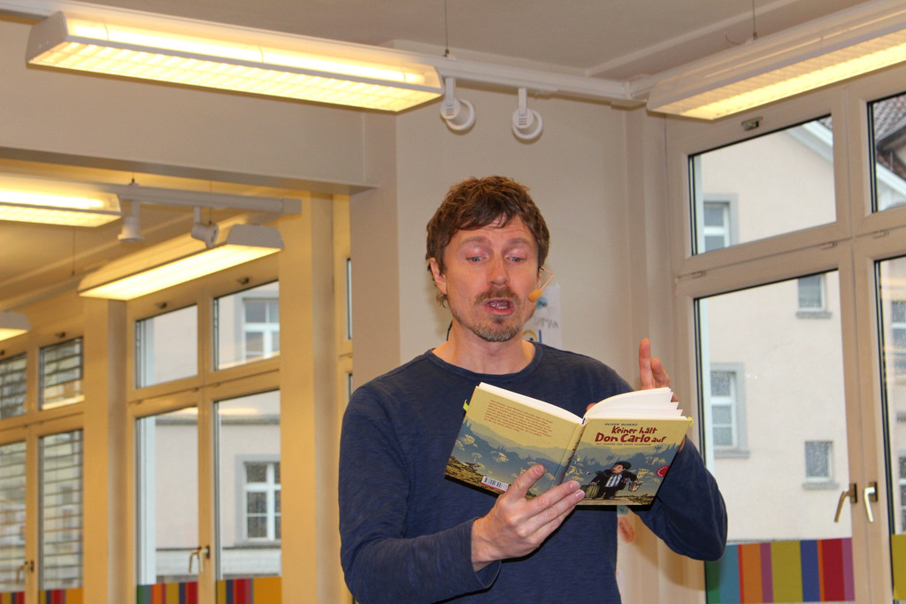Lochau B__cherei LESUNG mit OLIVER SCHERZ f__r die Volksschule M__rz 2019 _10_.JPG
