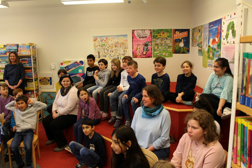 Lochau B__cherei LESUNG mit OLIVER SCHERZ f__r die Volksschule M__rz 2019 _16_.JPG