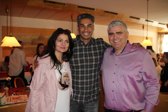 Zucaroh mit Sanela und Avni.JPG