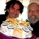 Zurcaroh SdH Torte mit Joe und Dieter.JPG