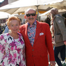 Esther und Josef beim Marktbummel.JPG