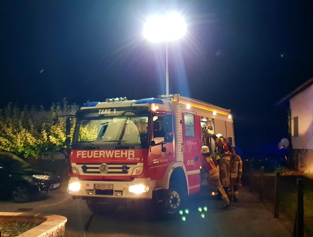 FF2o TLF im Brandeinsatz.jpg