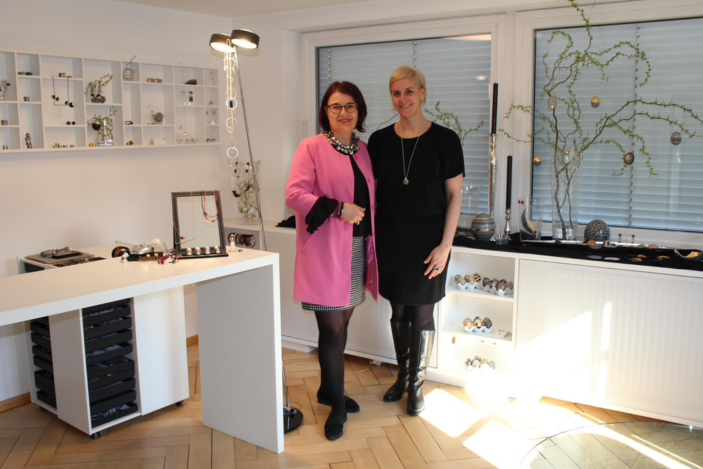 IMG_5625 Sonja Martin und Cindy Konzett.JPG