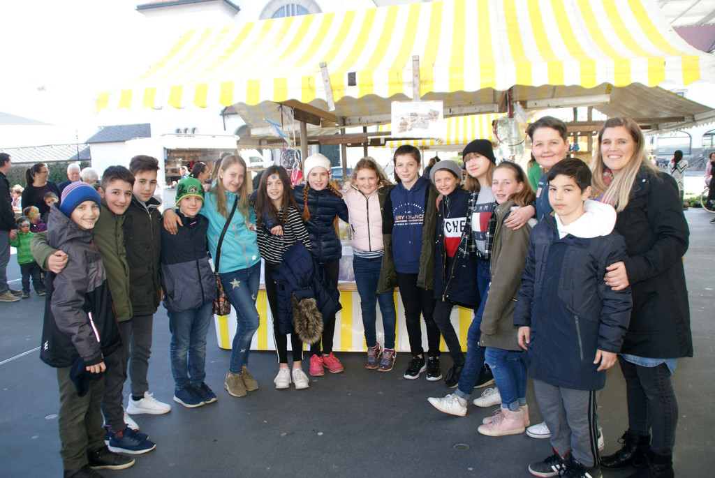 Die 1c Klasse der MS-Hasenfeld.JPG