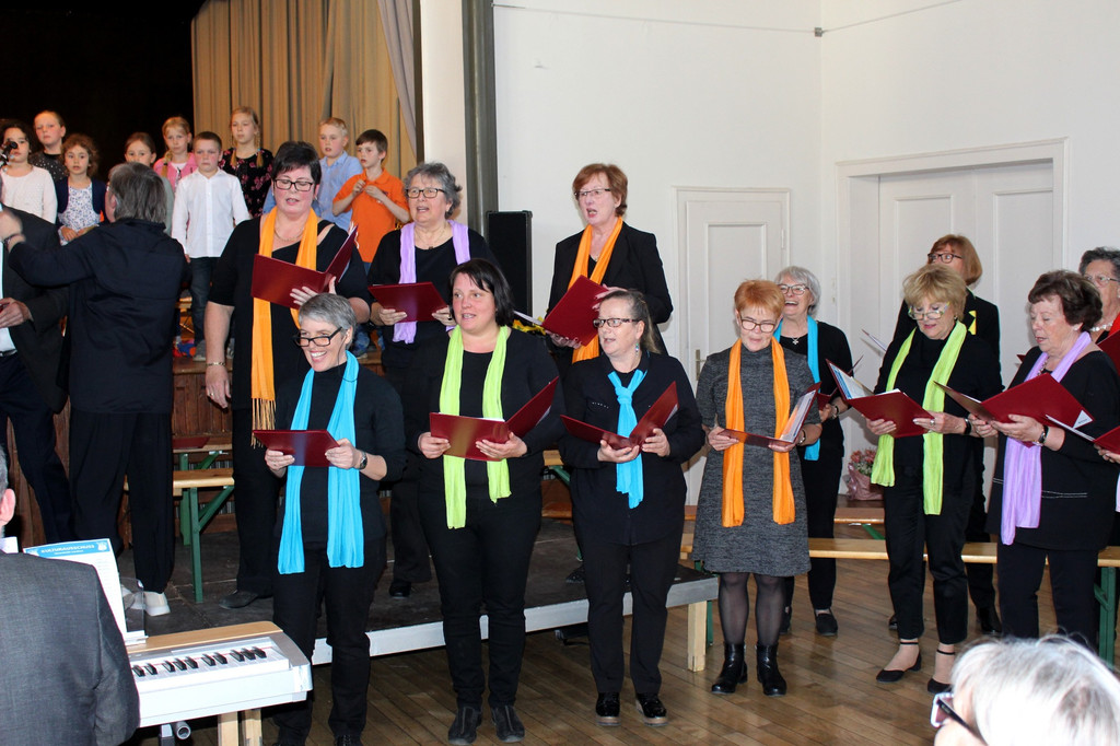 Gemeinschaftskonzert D Kirchenchor 31-03-2019 _3_.JPG