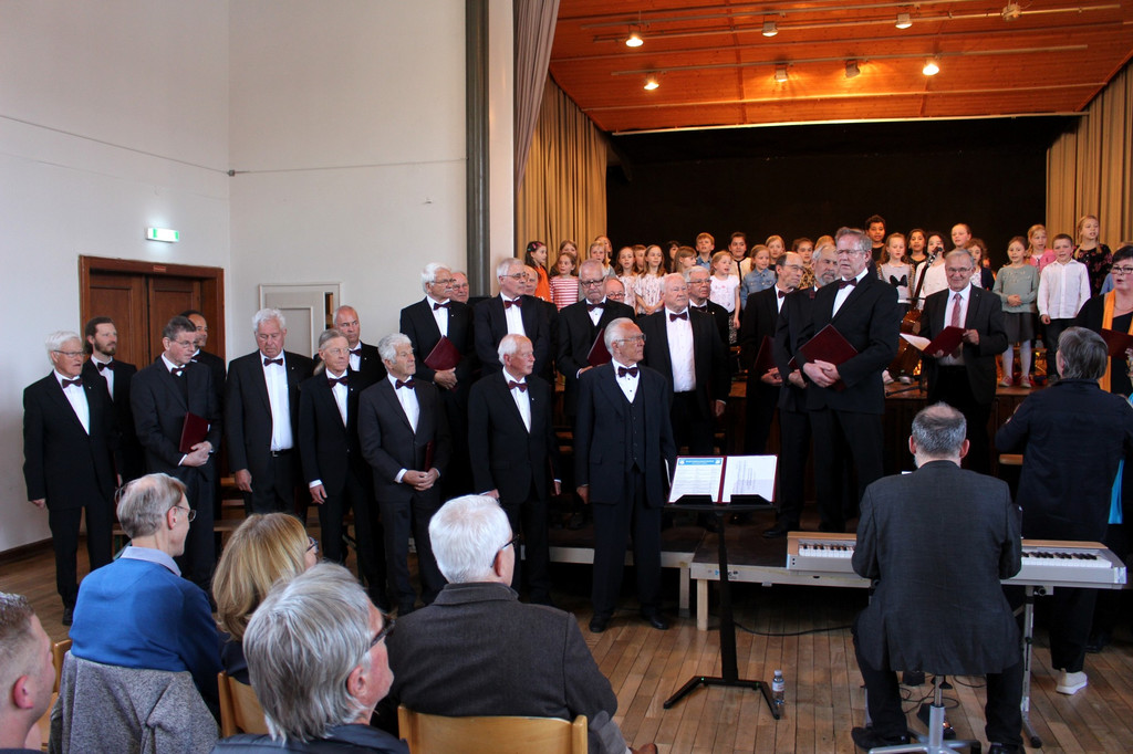 Gemeinschaftskonzert E M__nnergesangverein 31-03-2019 _1_.JPG