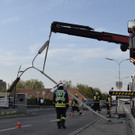 Wiener in PKW eingeklemmt