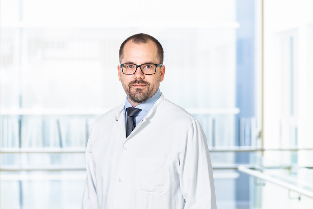 Prim_ Priv_ Doz_ Dr_ Matthias FRICK_Fotografin Karin Nussbaumer.jpeg