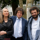 Hanno Loewy mit Gattin Astrid und Muhammad Jabali.JPG