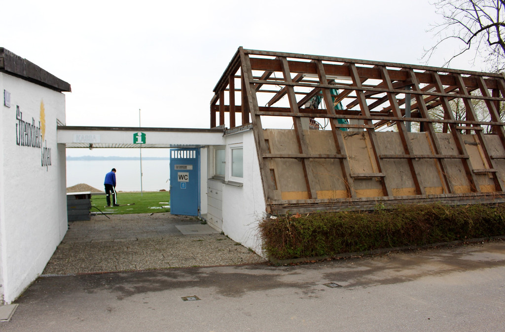 Strandbad ABBRUCH Sanit__rgeb__ude 09-04-2019 _12_.JPG