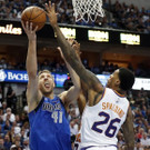 Suns_Mavericks_Basketball_33501.jpg