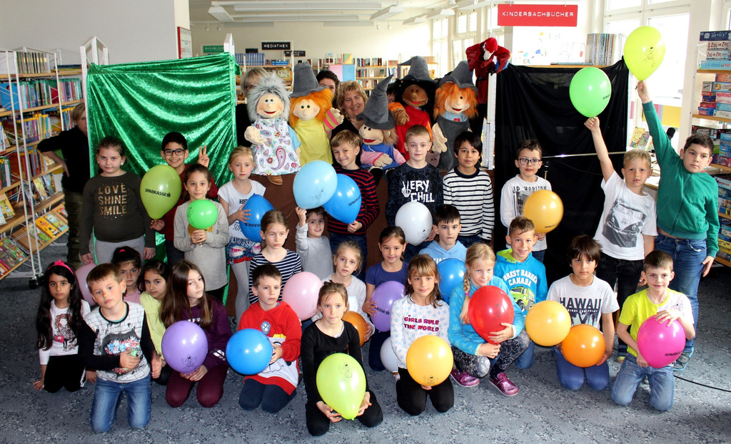 B__cherei LESETAG Volksschule VORSTADTPUPPEN 11-04-2019 _1_.JPG
