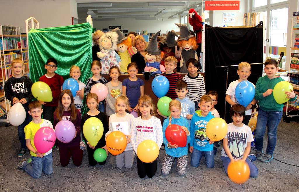 B__cherei LESETAG Volksschule VORSTADTPUPPEN 11-04-2019 _3_.JPG