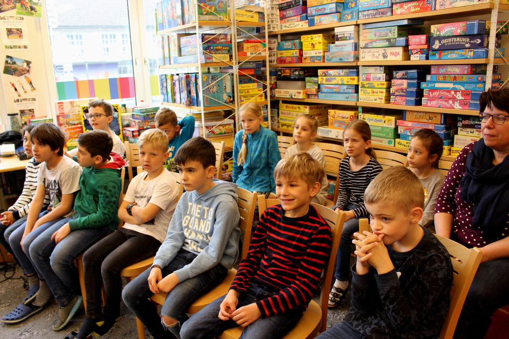 B__cherei LESETAG Volksschule VORSTADTPUPPEN Spiel 11-04-2019  _4_.JPG