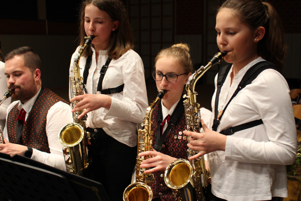 Musikverein Fr__hlingskonzert B Musikanten mit Jungmusik 07-04-2018 _2_.JPG