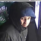 Polizei sucht Handtaschenräuber nach Attacke in Wien-Favoriten: Die gesuchten Männer