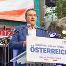 FPOE-Wahlkampfauftakt zur EU-Wahl - Lugner City - 26_04_2019-79.jpg