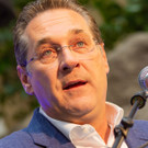 FPOE-Wahlkampfauftakt zur EU-Wahl - Lugner City - 26_04_2019-114.jpg