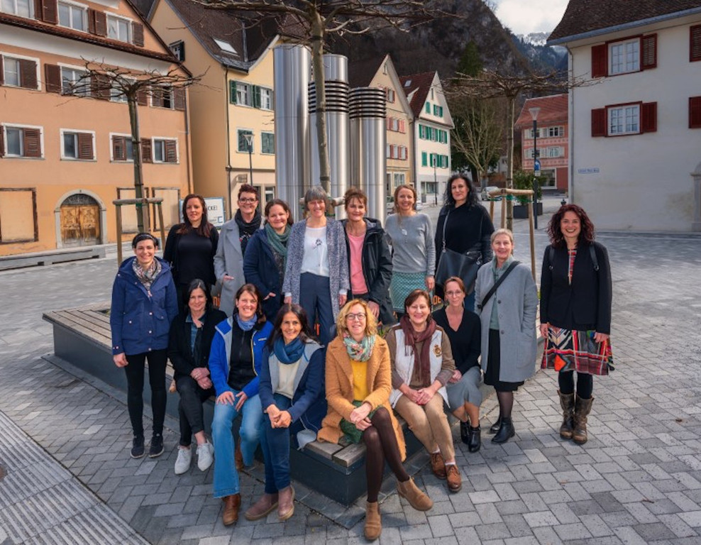 Frauen5a alle.jpg