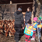 Kindergarten Übersaxen zu Besuch beim Sunnahof