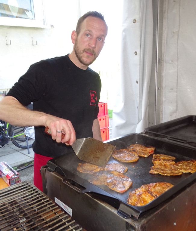 Mai8 Grillen.jpg