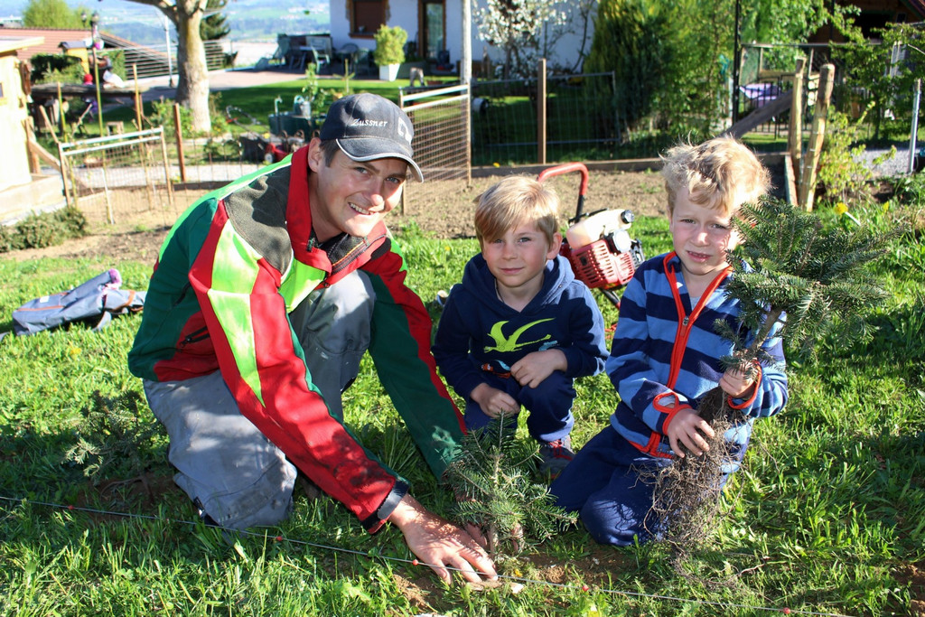 Lochau Zu__ner Christbaumpflanzung KinderHaus Dorf Mai 2019 _1_.JPG