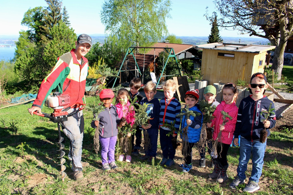 Lochau Zu__ner Christbaumpflanzung KinderHaus Dorf Mai 2019 _18_.JPG