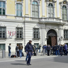 Reges Treiben am Wiener Ballhausplatz