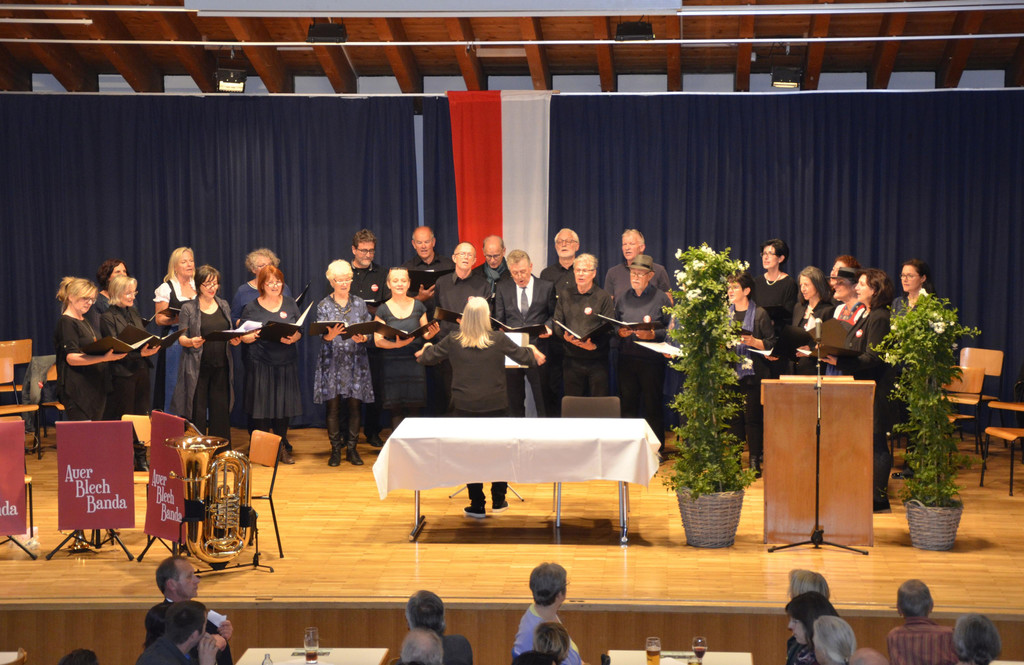 Spielbodenchor unter der Leitung Bettina Rein.jpg