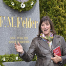 Ulrike L__ngle beim Felder Denkmal.jpg