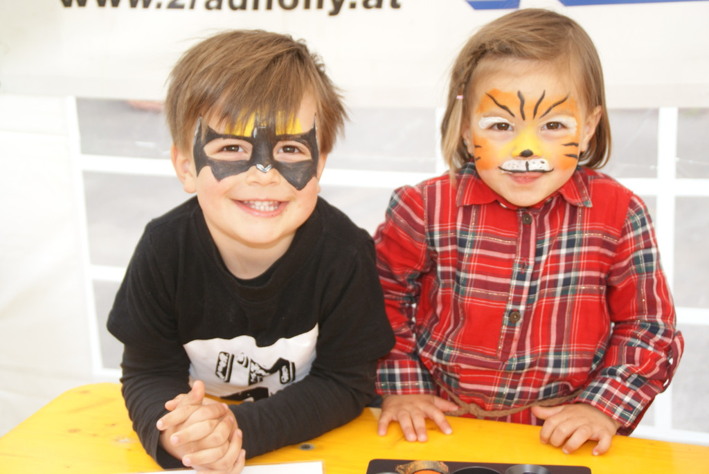 F__r die Kleinen gab es Kinderschminken.JPG