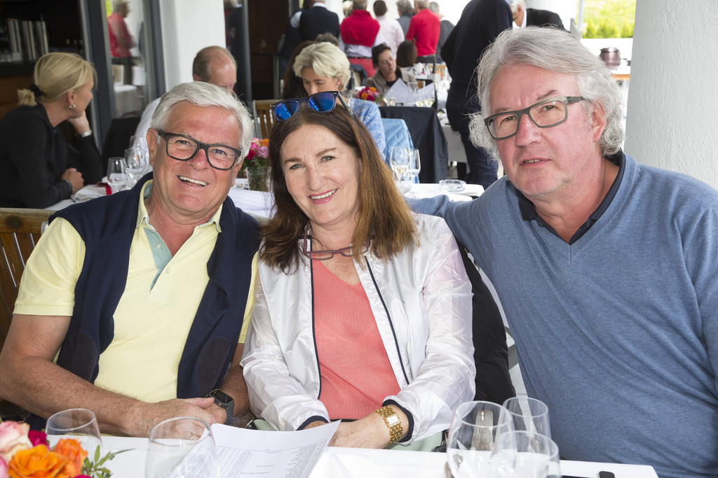 Kmenta-Golfcup-190-Wolfgang-Schorm-Elisabeth-Fischer-Eduard-Fischer.JPG