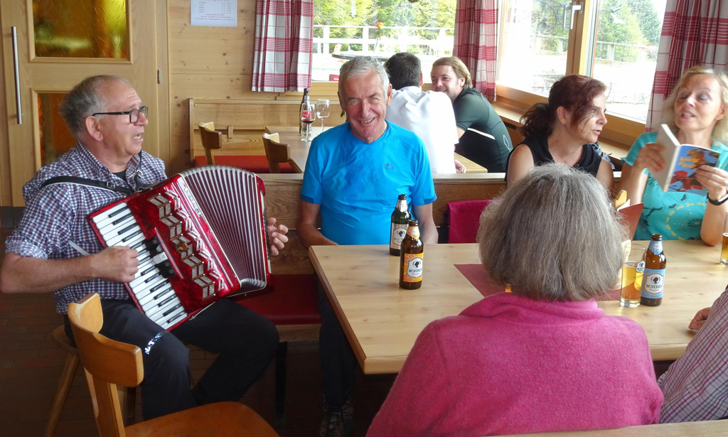 DSC06453 im Gasthaus.JPG