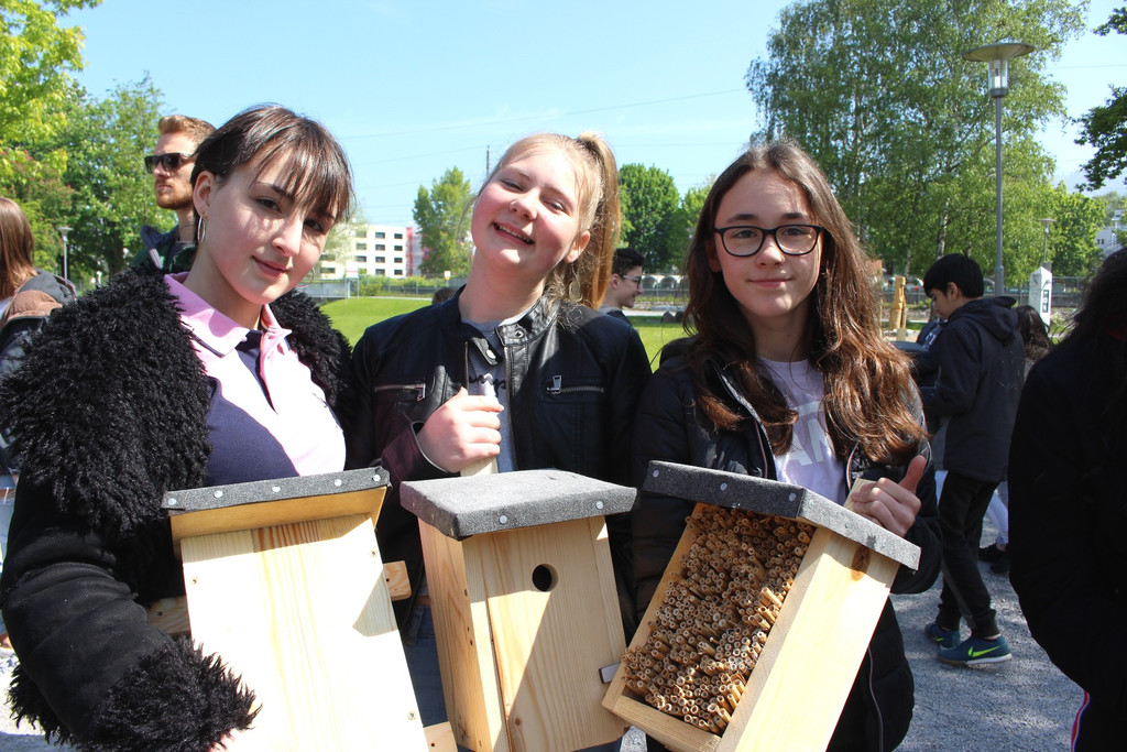 Artenvielfalt Projekt INSEKTENHOTEL B Personen 17-05-2019 _9_.JPG