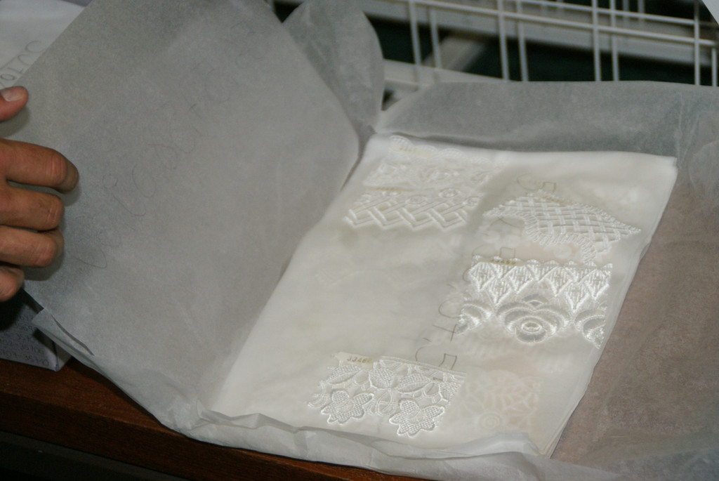 Muster sorgf__ltig verpackt.JPG