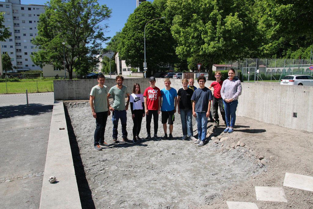Betonbecken mit Sponsor N__gele Hoch- und Tiefbau - G__nter Summer.JPG