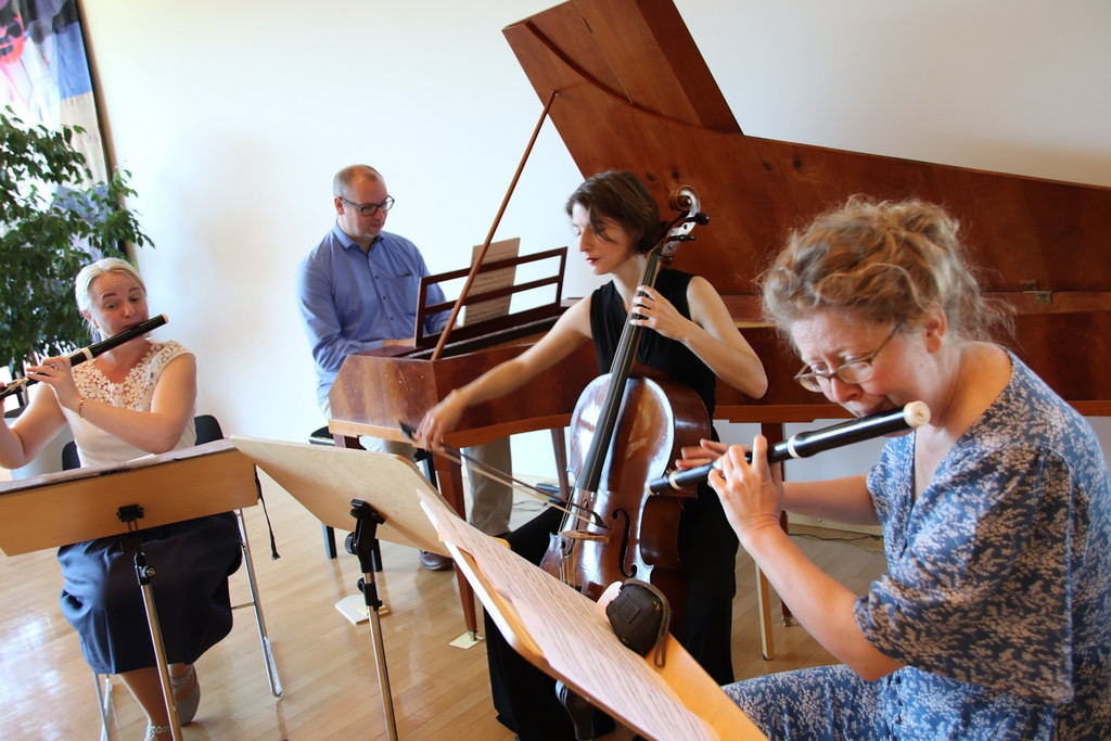 Klassik Cafe 1b.jpg