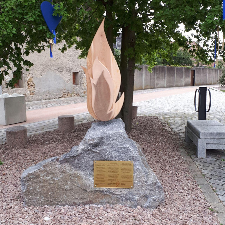 Flamme des Friedens in Ottmarsheim.jpg